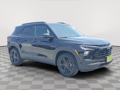 New 2026 Chevrolet TrailBlazer LT w/ Midnight Edition FWD image 3