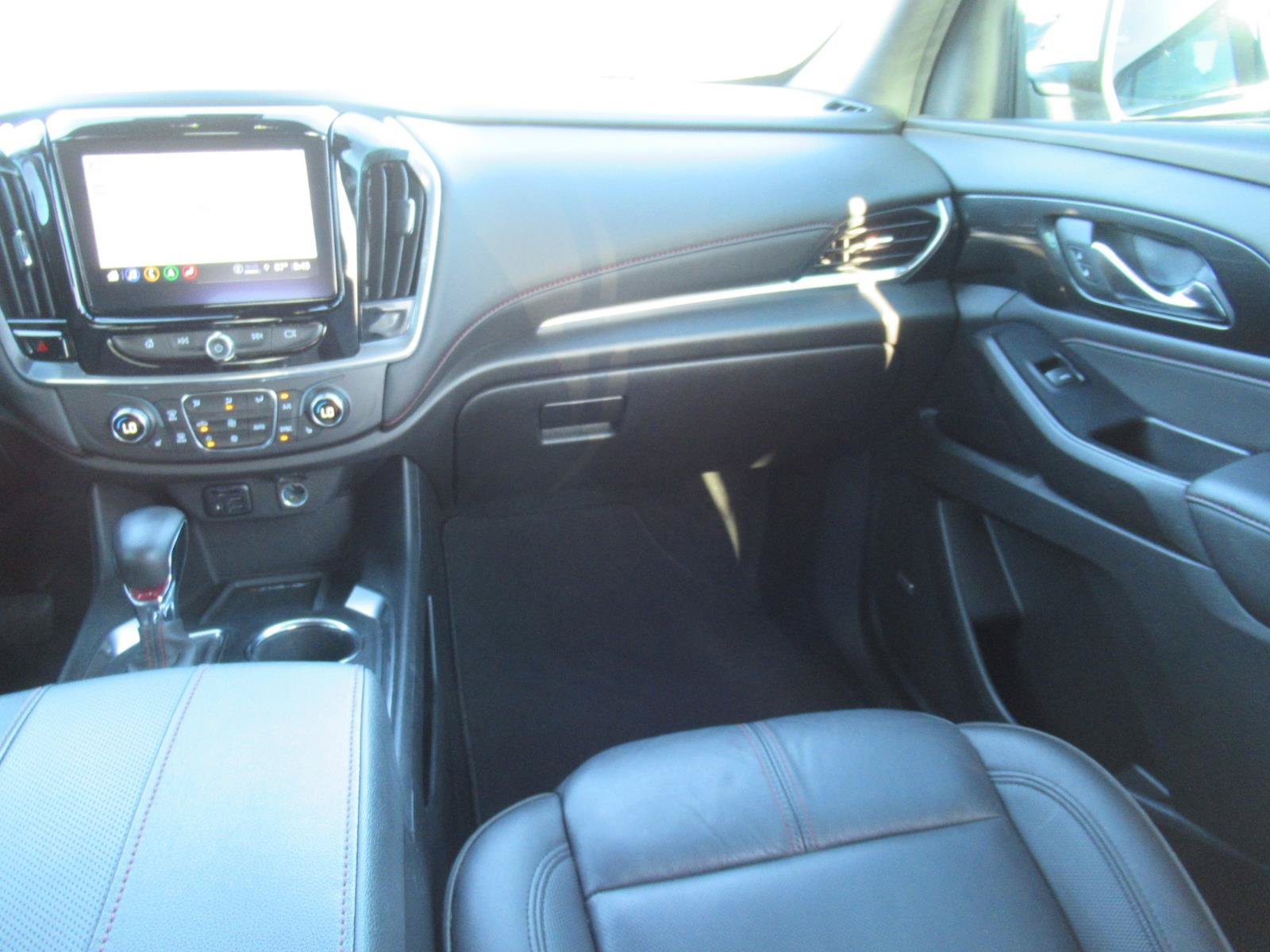 Certified 2022 Chevrolet Traverse RS w/ LPO, 'HIT The Road' Package AWD/4WD image 14