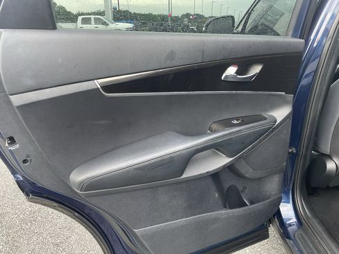 Used 2019 Kia Sorento FWD V6 image 23