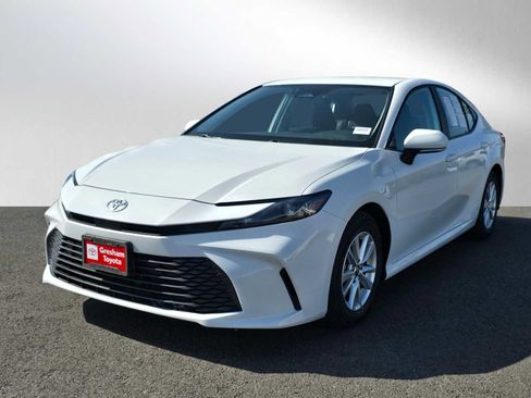 Certified 2025 Toyota Camry LE FWD image 9
