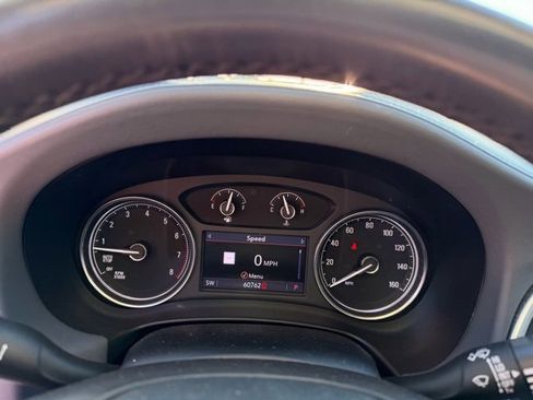 Used 2021 Buick Enclave Essence w/ Sound and Sites Package image 17