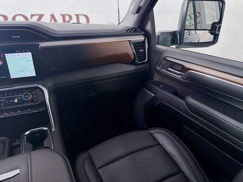 Used 2024 GMC Sierra 2500 Denali w/ Denali Reserve Package image 29