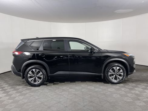 Used 2023 Nissan Rogue SV image 5