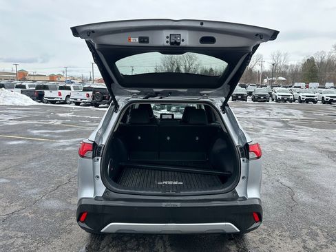 Used 2025 Toyota Corolla Cross XLE image 15