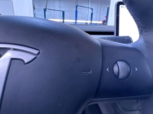 Used 2024 Tesla Model Y Long Range image 19