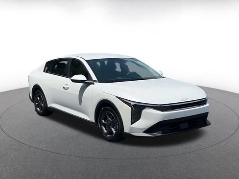 Used 2026 Kia K4 FWD image 3