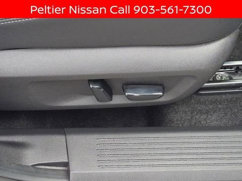 Certified 2025 Nissan Rogue SL FWD image 15