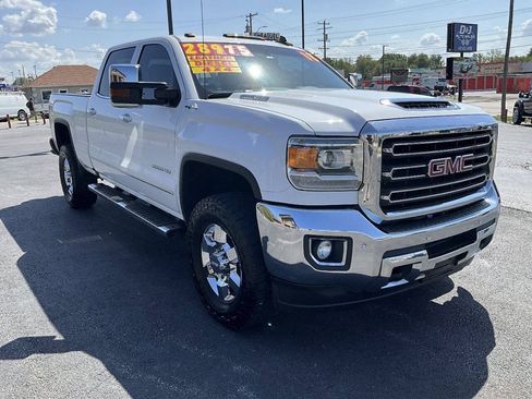 Used 2018 GMC Sierra 2500 SLT w/ Duramax Plus Package AWD/4WD image 7