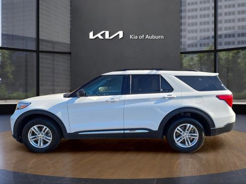 Used 2023 Ford Explorer XLT w/ Equipment Group 202A image 10