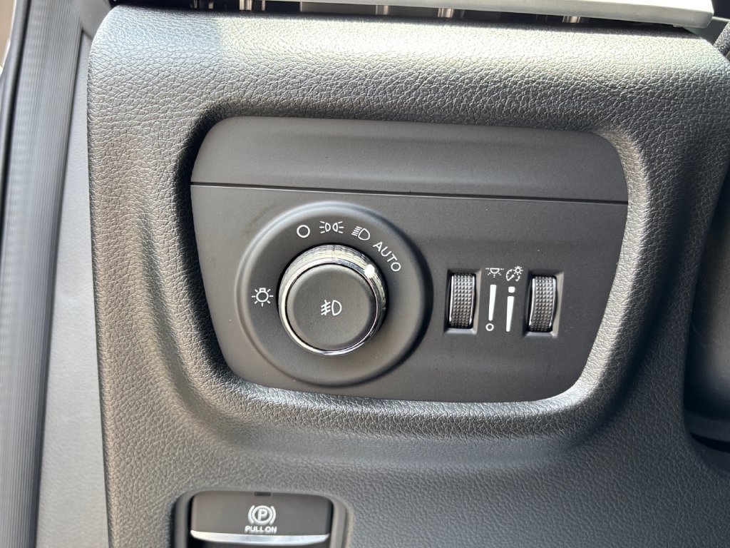 New 2026 Jeep Grand Cherokee Altitude AWD/4WD image 31
