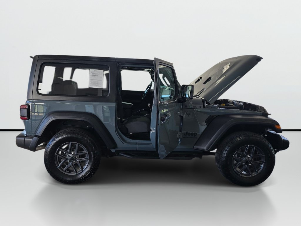Used 2024 Jeep Wrangler Sport AWD/4WD image 9