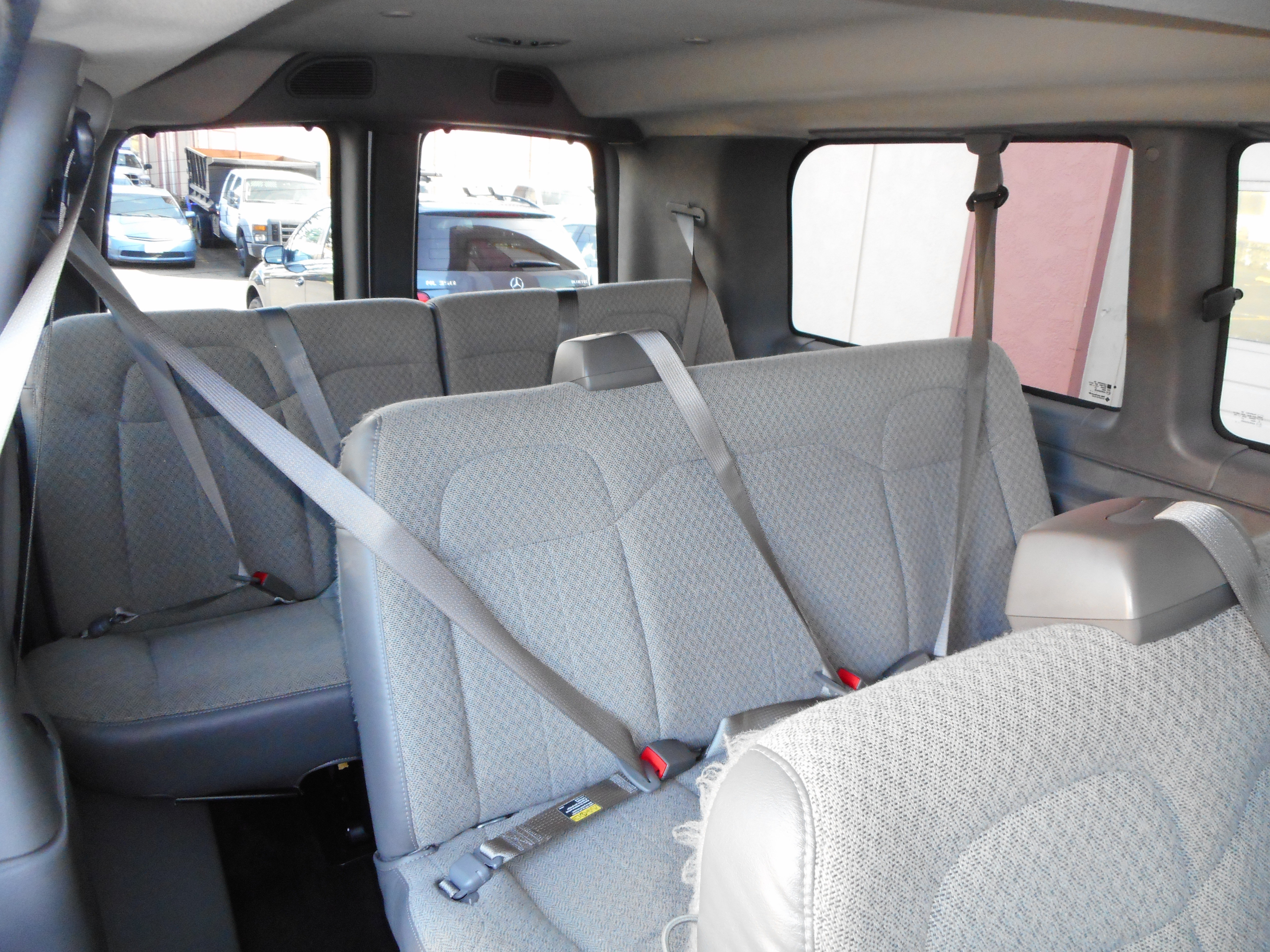 Used 2017 Chevrolet Express 3500 LT w/ LT Preferred Equipment Group RWD image 23