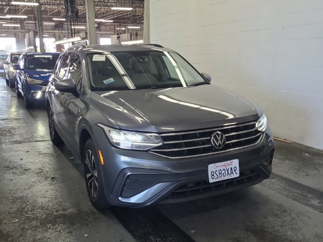 Used 2022 Volkswagen Tiguan S FWD image 1