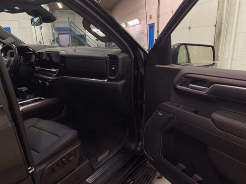 Used 2023 GMC Sierra 1500 SLT w/ SLT Premium Package AWD/4WD image 21