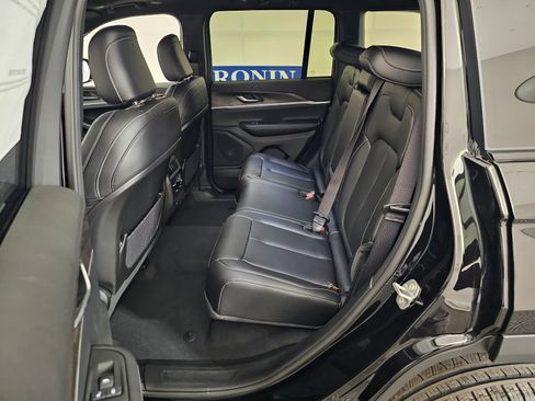 New 2025 Jeep Grand Cherokee Limited image 43