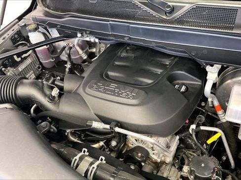 Used 2025 RAM 2500 Big Horn AWD/4WD image 32