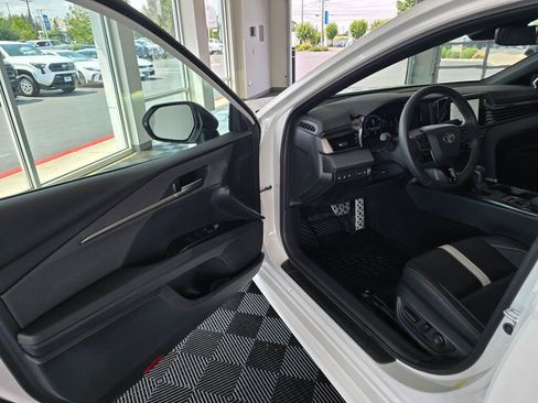 Used 2026 Toyota Camry SE w/ Convenience Package FWD image 32