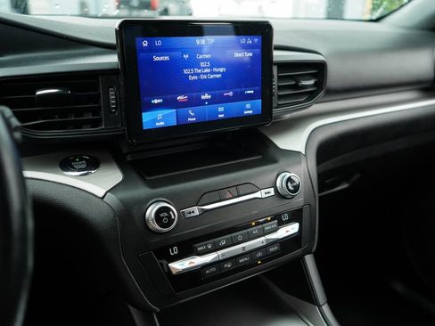 Used 2020 Ford Explorer XLT RWD image 8