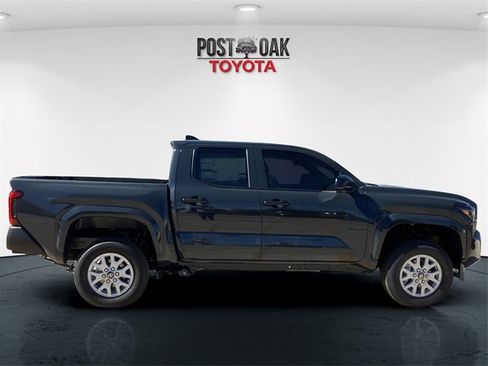 New 2026 Toyota Tacoma SR image 8