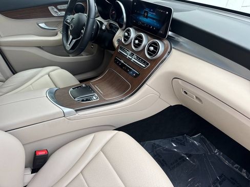 Used 2022 Mercedes-Benz GLC 300 4MATIC image 15