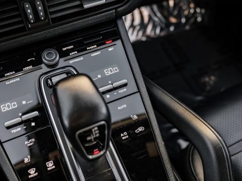 Used 2020 Porsche Cayenne S image 25