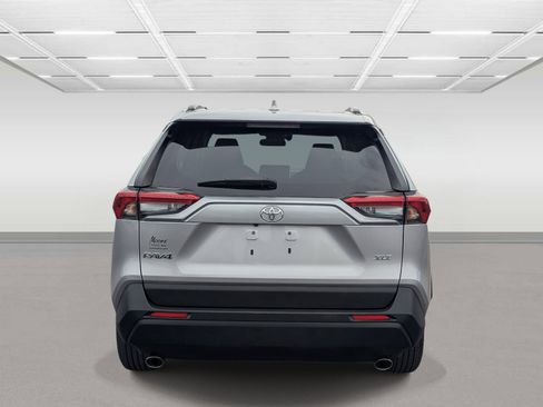 Used 2023 Toyota RAV4 XLE w/ Convenience Package image 4