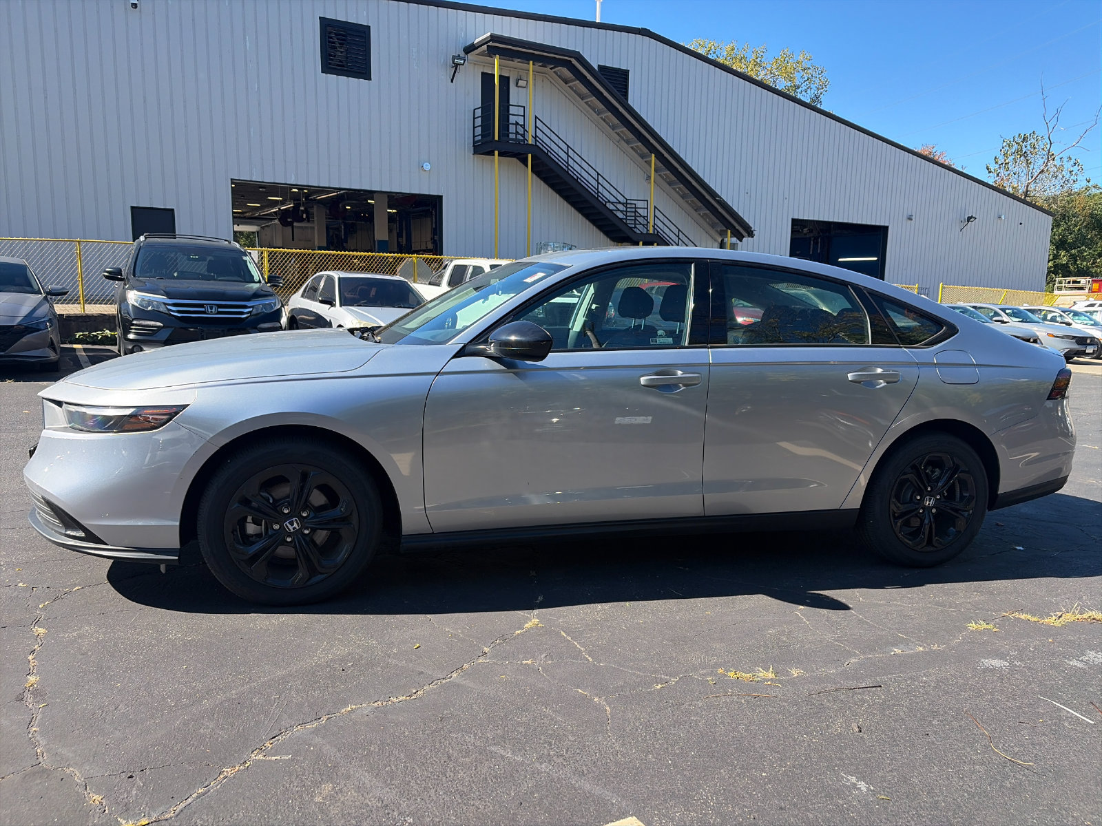 Used 2025 Honda Accord SE image 2