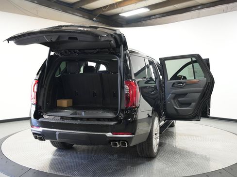 New 2026 GMC Yukon Denali w/ Denali Reserve Package AWD/4WD image 14