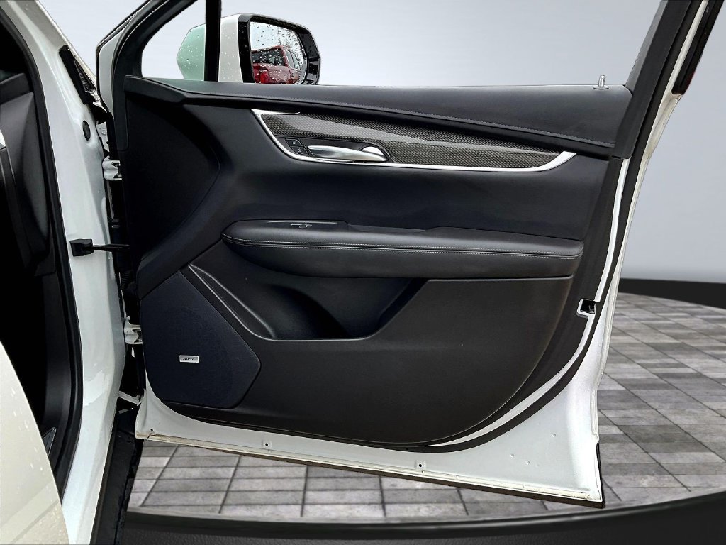Used 2022 Cadillac XT5 Sportv w/ LPO, Floor Liner Package AWD/4WD image 30