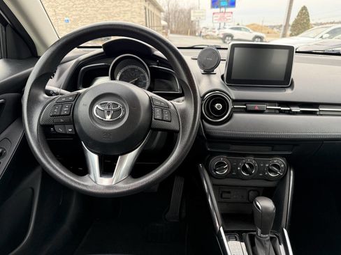 Used 2017 Toyota Yaris iA image 24