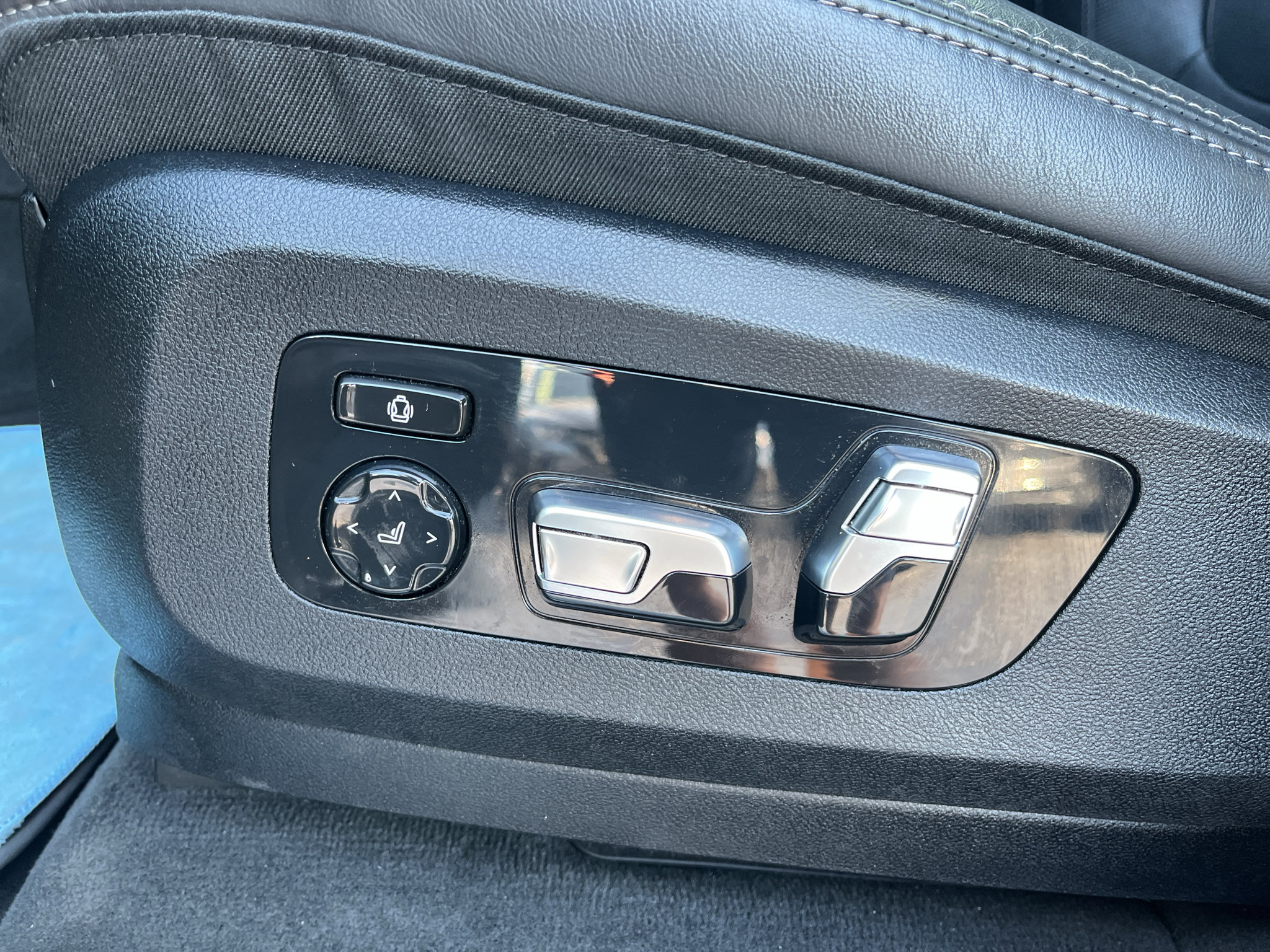 Used 2025 BMW X7 xDrive40i AWD/4WD image 31