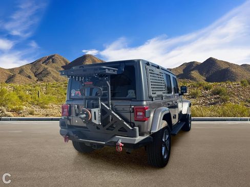Used 2019 Jeep Wrangler Unlimited Sahara AWD/4WD image 4