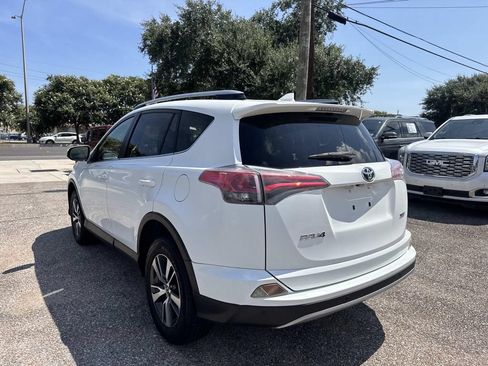 Used 2017 Toyota RAV4 XLE FWD image 6