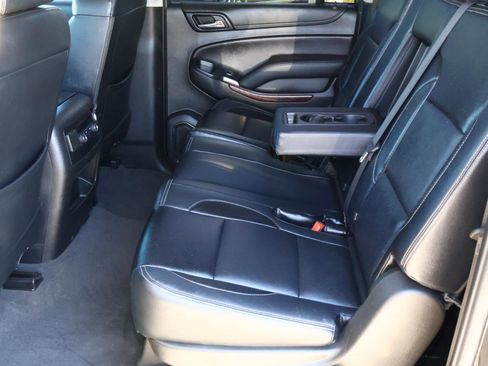 Used 2019 GMC Yukon XL SLE w/ Convenience Package image 17