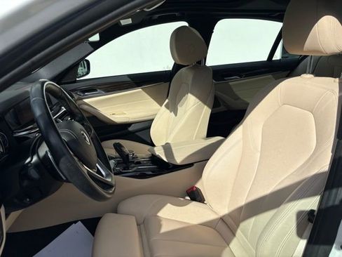 Used 2019 BMW 530i xDrive w/ Convenience Package image 10