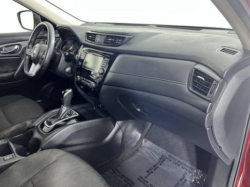 Used 2020 Nissan Rogue SV FWD image 28