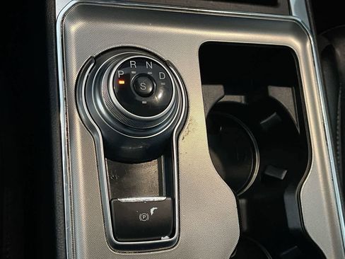 Used 2022 Ford Edge Titanium image 19