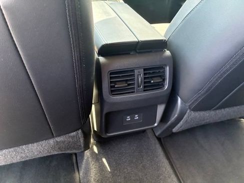 Certified 2024 Nissan Rogue SL FWD image 19
