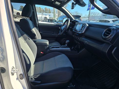 Certified 2022 Toyota Tacoma TRD Sport w/ Technology Package image 10