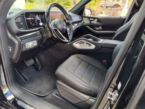 Used 2024 Mercedes-Benz GLE 450e 4MATIC image 2