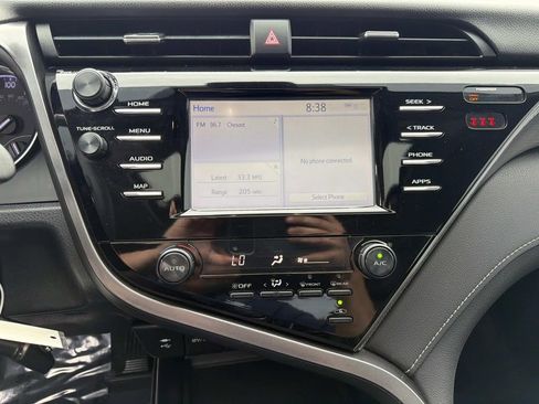 Used 2019 Toyota Camry SE FWD image 32
