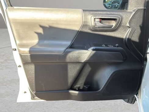 Used 2022 Toyota Tacoma SR image 16