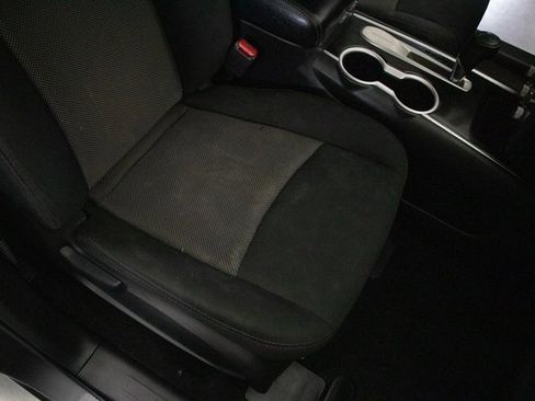 Used 2019 Nissan Pathfinder SV image 17