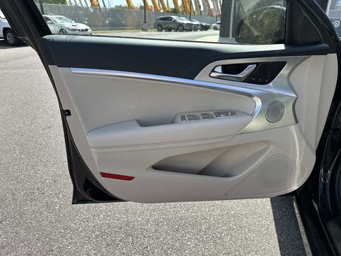 New 2026 Genesis G70 2.5T Prestige image 13