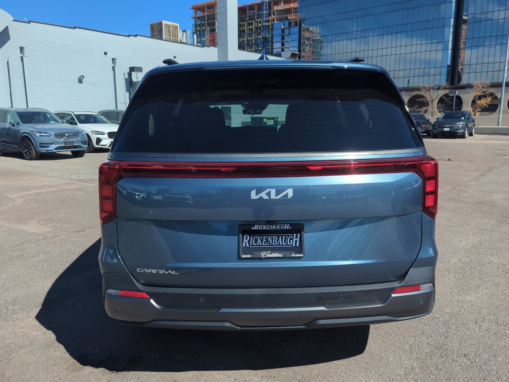Used 2025 Kia Carnival SX FWD image 6