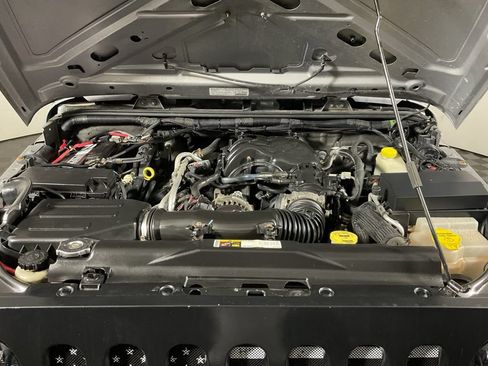 Used 2013 Jeep Wrangler Sport w/ Connectivity Group AWD/4WD image 31