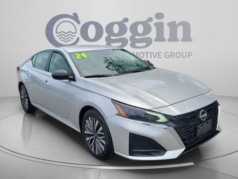 Used 2024 Nissan Altima 2.5 SV FWD image 4