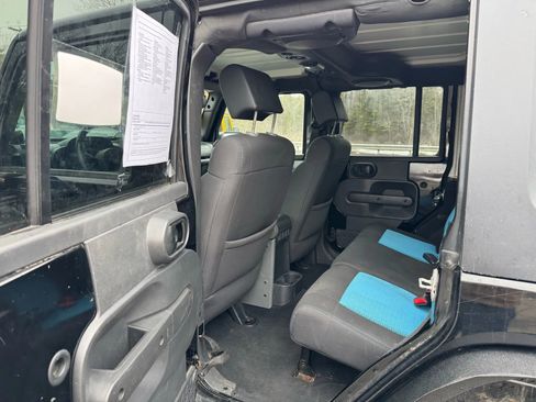Used 2010 Jeep Wrangler Unlimited Sport image 10