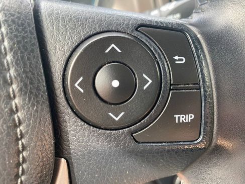 Used 2016 Toyota RAV4 XLE AWD/4WD image 18