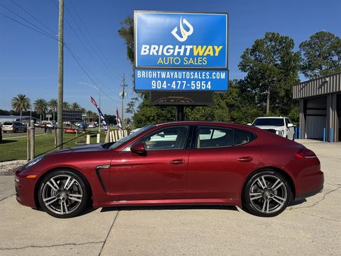 Used 2014 Porsche Panamera RWD image 2